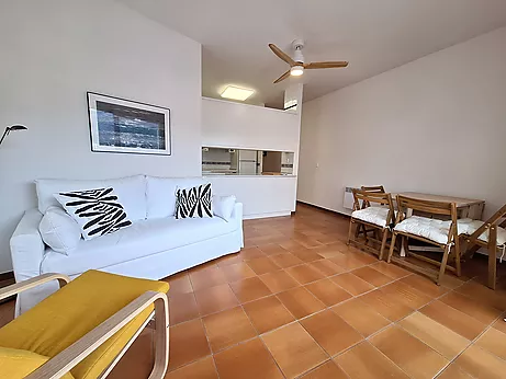 Apartment for rent in Port de la Selva