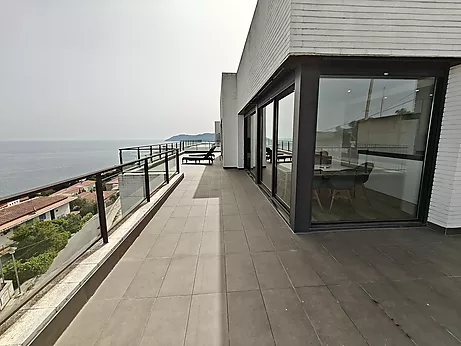 Pis en lloguer de temporada al Carrer Puig Gros - Llançà