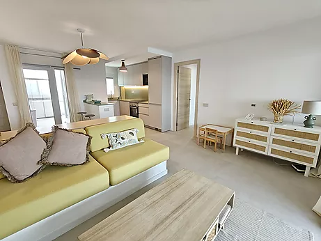 Spectacular renovated beachfront apartment with pool for the entire month of July