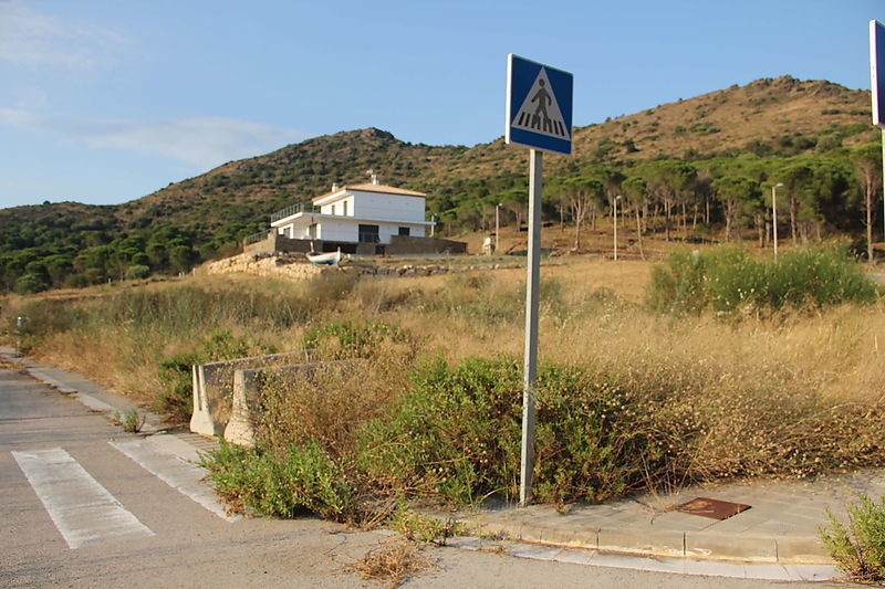 Plot for sale in the Urbanization La Sorra