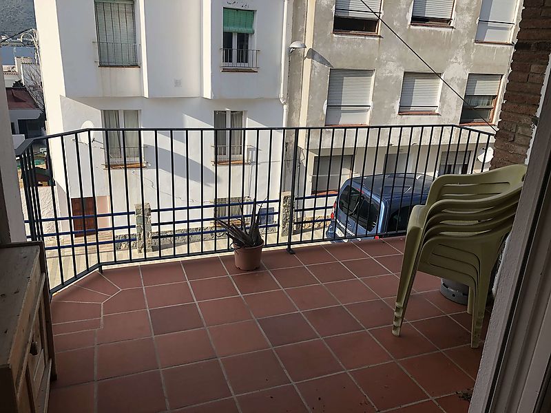 Apartment for sale in the center of town with sea views
