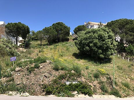 Plot of land with sea views in the Mirador area.