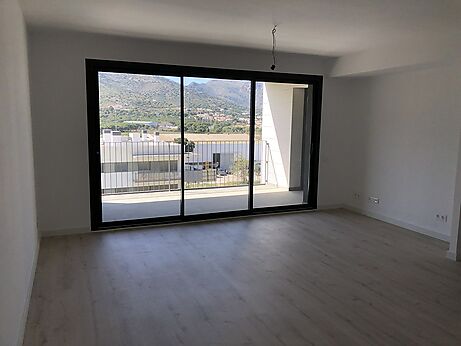 New apartment with top quality finishes in Port de la Selva