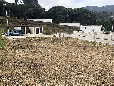 Parcel·la en venda a la Urbanització La Sorra