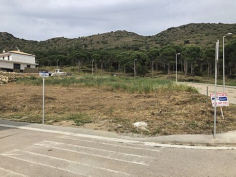 Plot for sale in the Urbanization La Sorra