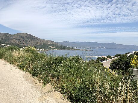 Terreno con fantástica vista al mar en la zona del Mirador