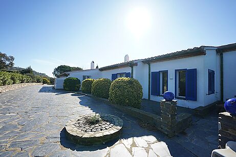 Es ven espectacular finca a la urbanització Perafita del Port de la Selva.