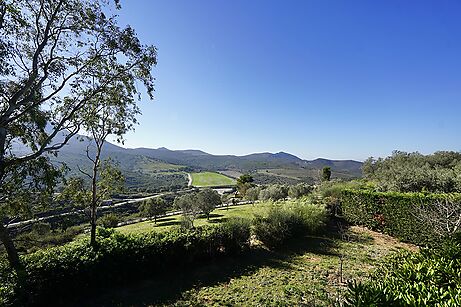 Es ven espectacular finca a la urbanització Perafita del Port de la Selva.